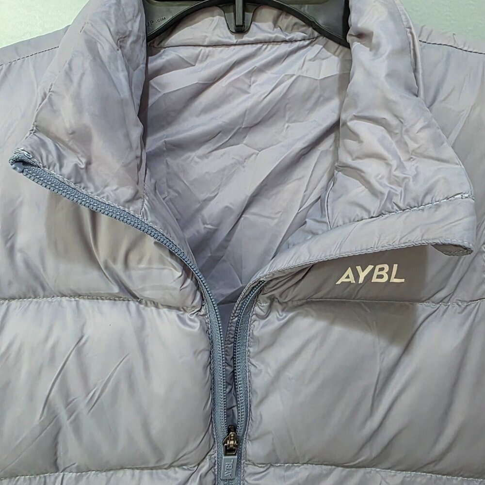 AYBL Women’s Blue Puffer Vest – Size M – Lightweight Quilted Outerwear - Picture 4 of 9